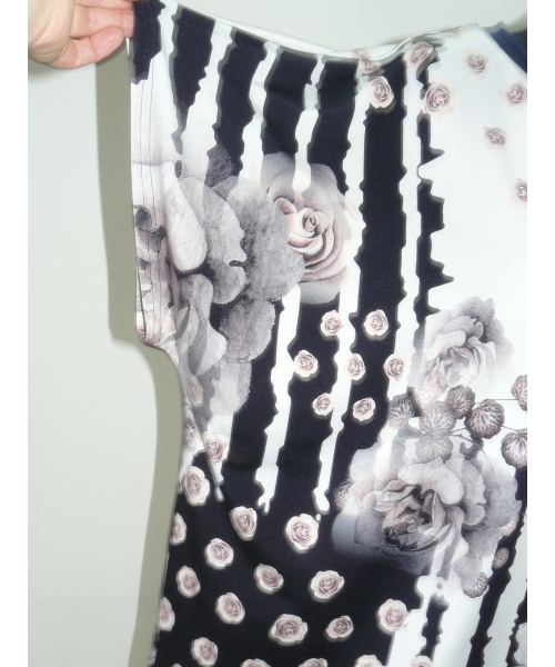 Bluzka w stylu OVERSIZE ze wzorem - pudrowe ogrodowe róże